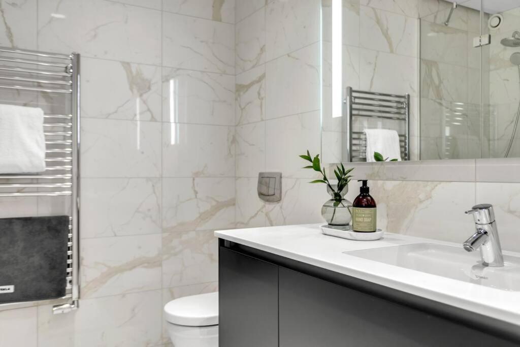 Luxury Penthous - 3 Bedroom - 2 Bath - Freeparking - Downtown Reykjavík Zewnętrze zdjęcie